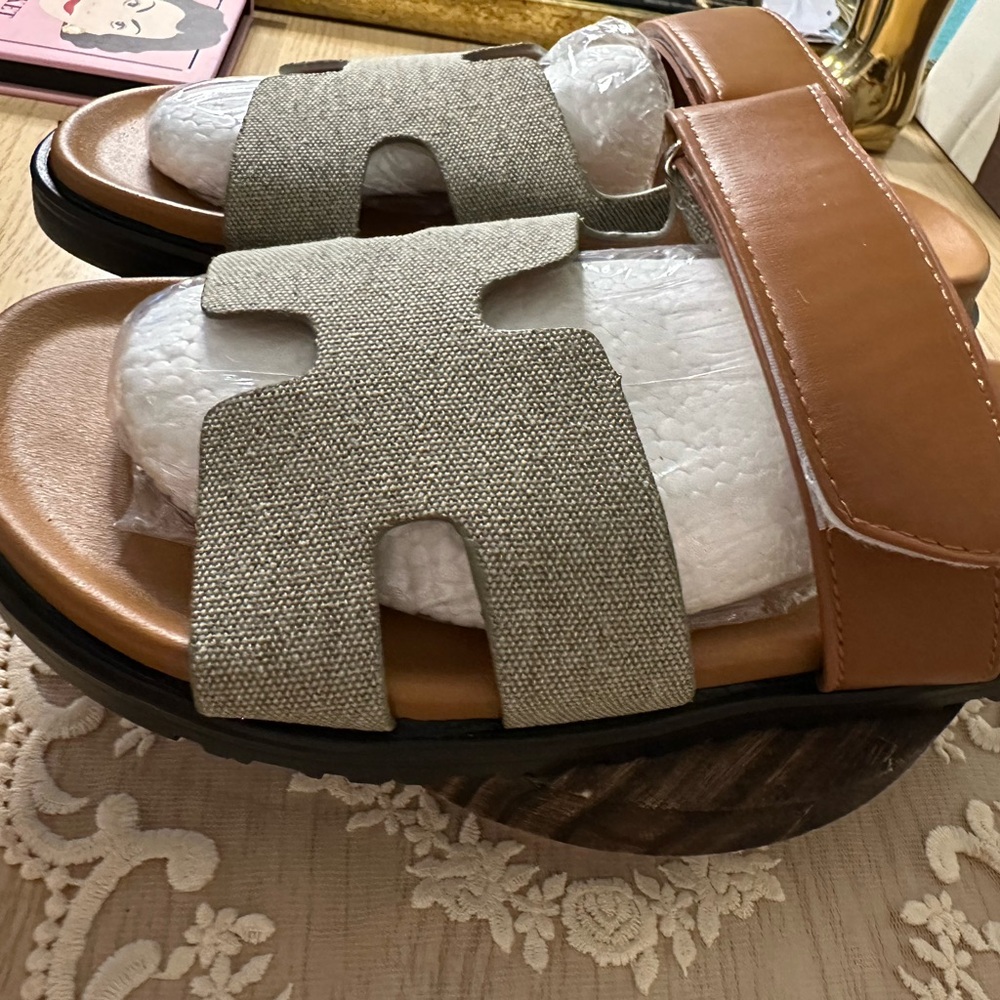Modavo Two Tone Sandals - Picture 4 of 5